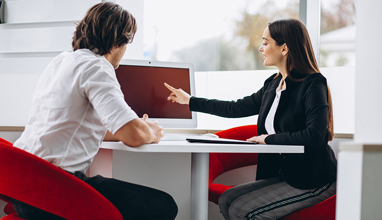 Las pantallas digitales para publicidad: ventanas que hablan con tus clientes